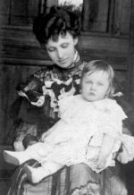  Egon mit seiner Mutter Jeanne
