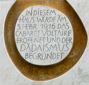 Plaque to Dadaism, Spiegelgasse 1, Zurich