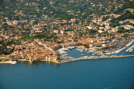 Saint-Tropez, Luftaufnahme, wiki user Starus, creativecommons.org/licenses/by-sa/3.0