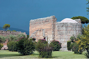 Villa Hadriana, Audienzhalle (120-130), Foto wiki user Jastrow (public domain)