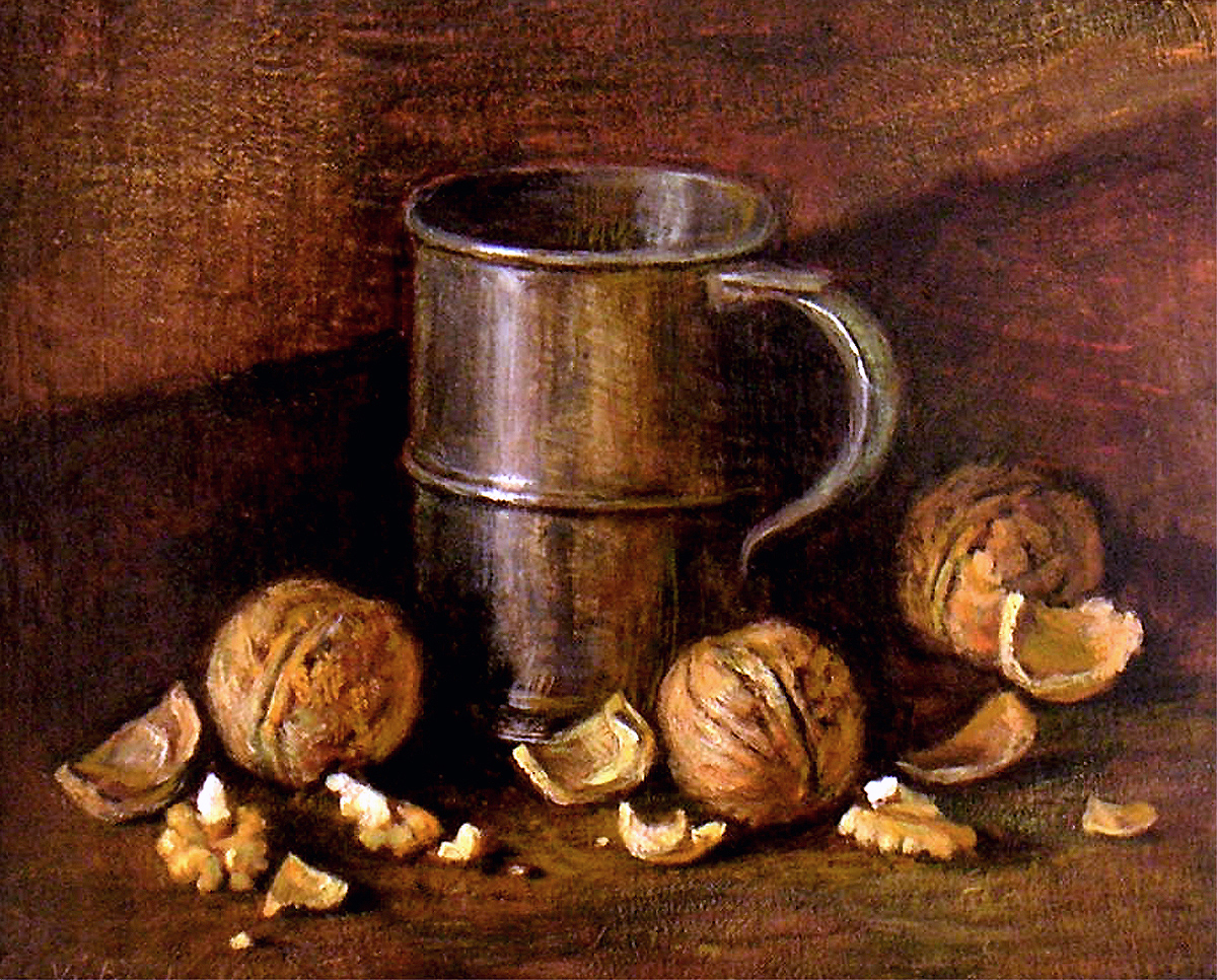 Zinnbecher und Walnüsse