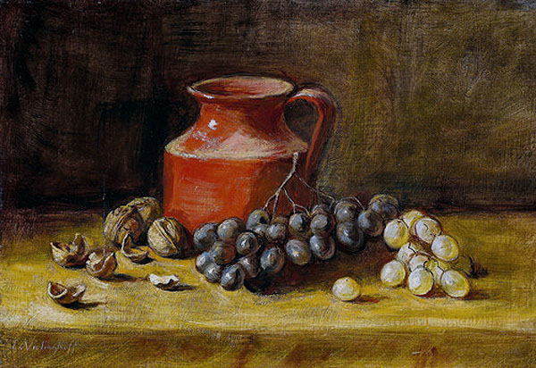 Roter Krug mit Trauben und Walnüssen
